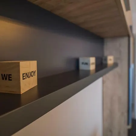 Longstreet Apartment *